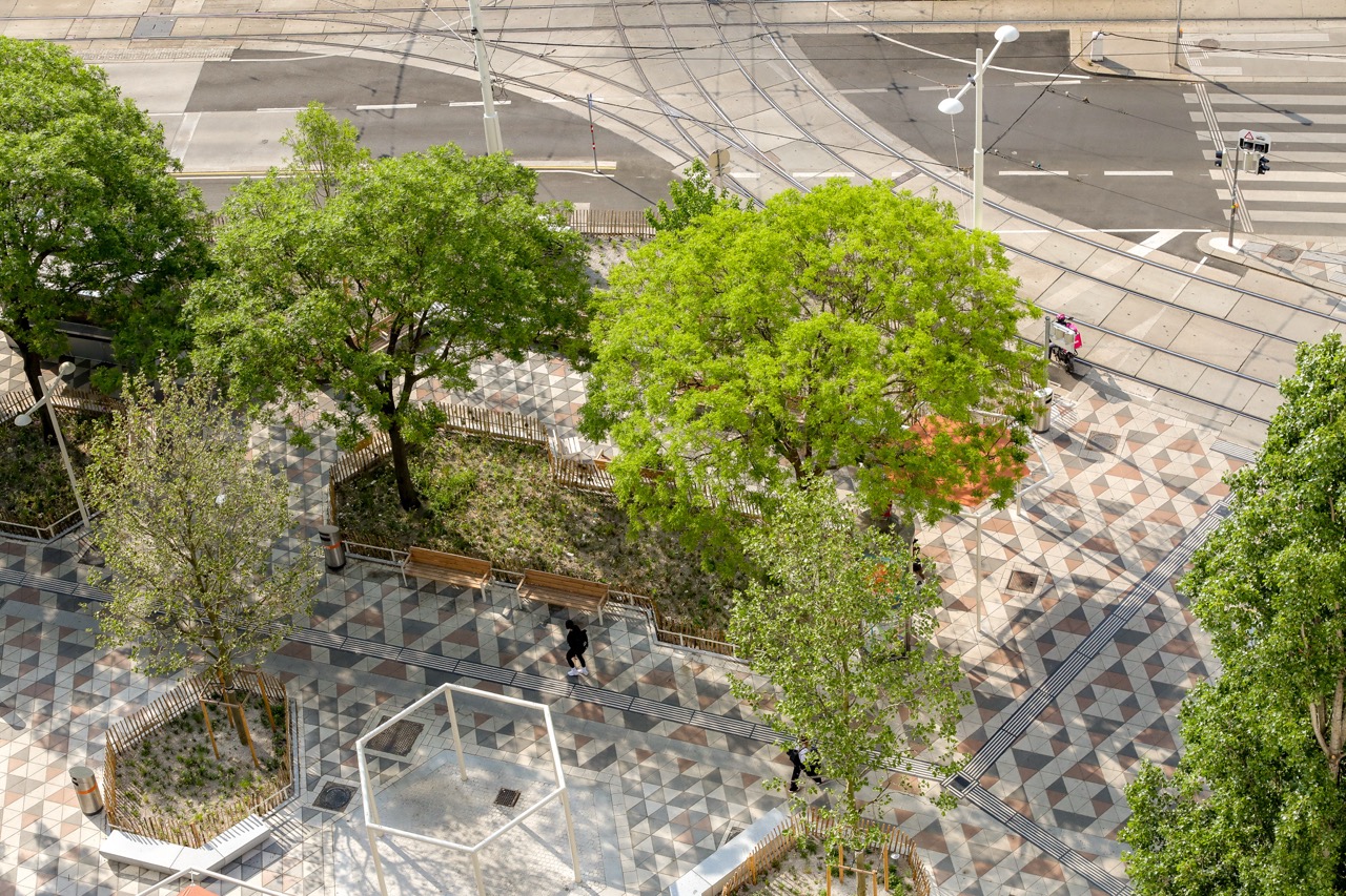 Ein Luftbild des begrünten Julius-Tandler-Platzes © Stadt Wien/Christian Fürthner